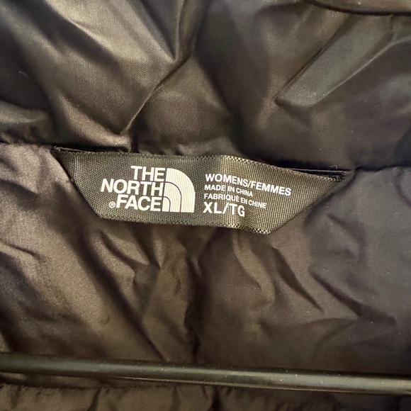 The North Face Gray Puffer Vest - Picture 4 of 6